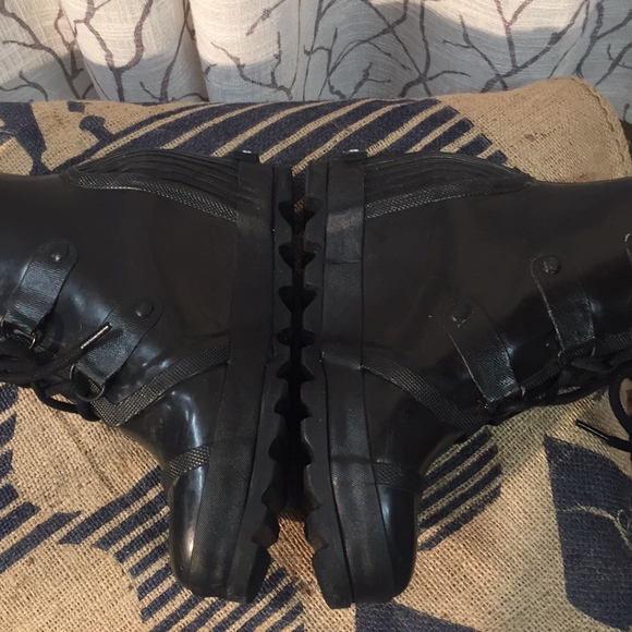 Sorel water proof wedge boots - Picture 3 of 7